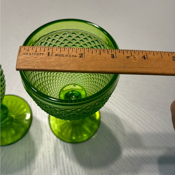 Light Green Diamond Point Wine Glasses Water Goblets Set of 2 - Picture 9 of 13